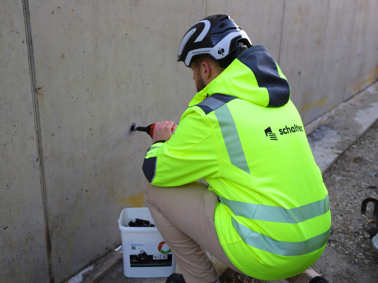 RiveStop Montage Baustelle Georg Reisch schaltec